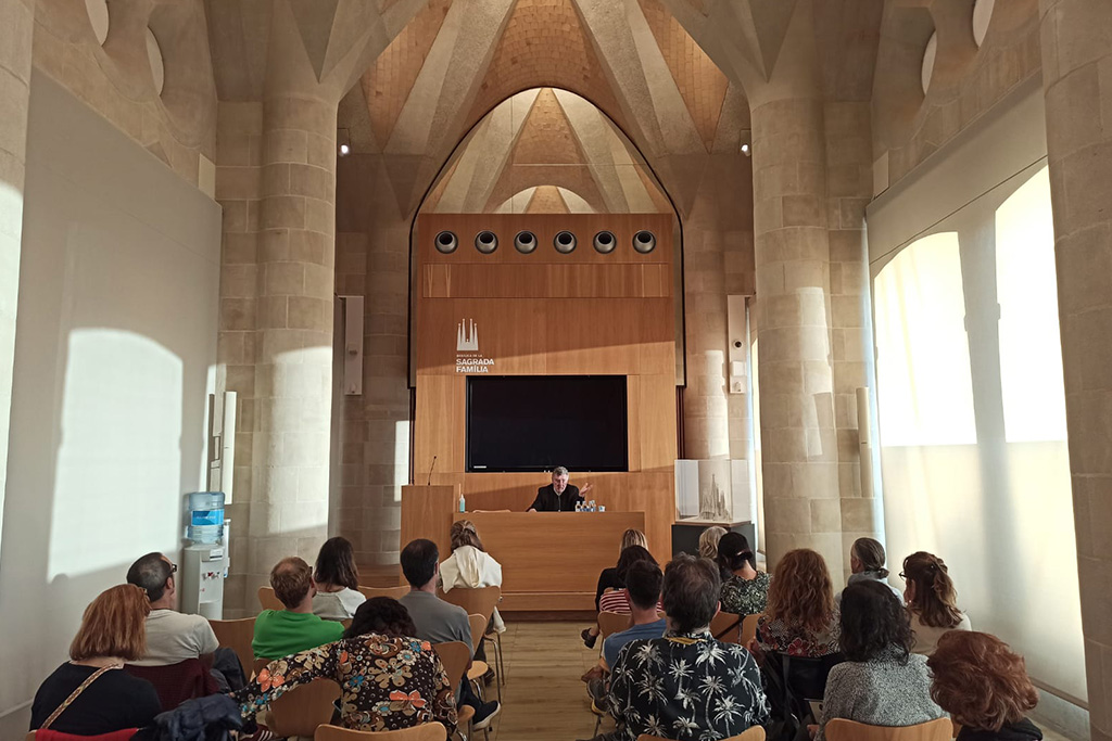 The official guides and educators specialise in the religious message and symbology of the Sagrada Família