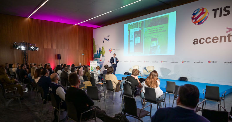 Xavier Martínez, director general de la Basílica de la Sagrada Familia, participa en una conferencia en el TIS - Tourism Innovation Summit