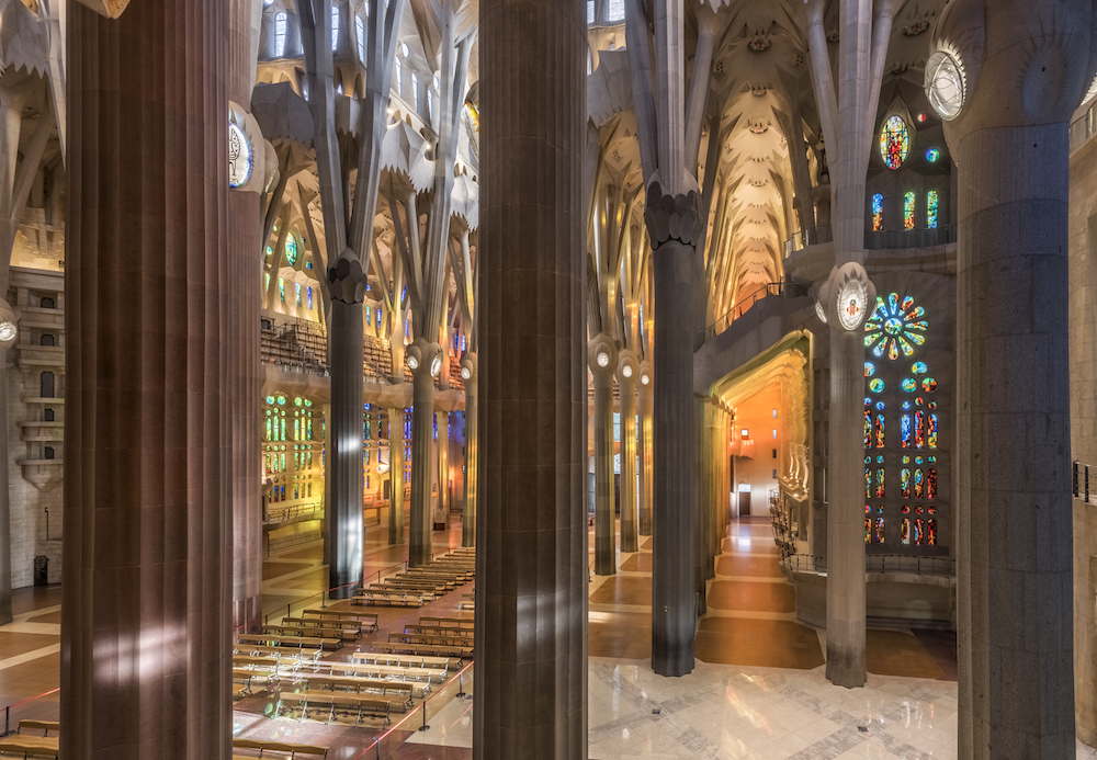 Sagrada Família invites citizens to take a guided tour the eve of Sant Jordi