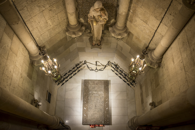 Programa de actos para la conmemoración del aniversario de la muerte de Antoni Gaudí