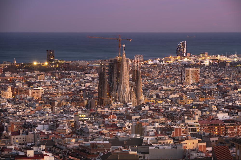 La Sagrada Família convida tot el món a il·luminar la torre de la Mare de Déu