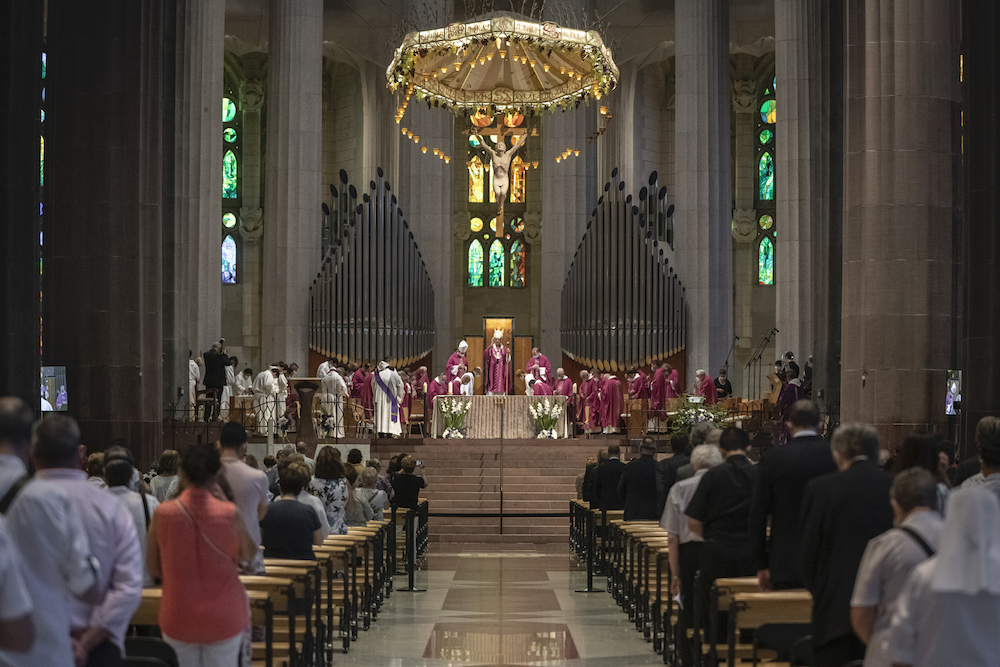 Se celebra a la Sagrada Família la missa funeral  per les víctimes del coronavirus