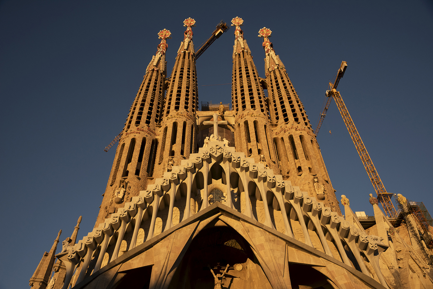 El carillón de la Sagrada Familia vuelve a ofrecer el repertorio ordinario