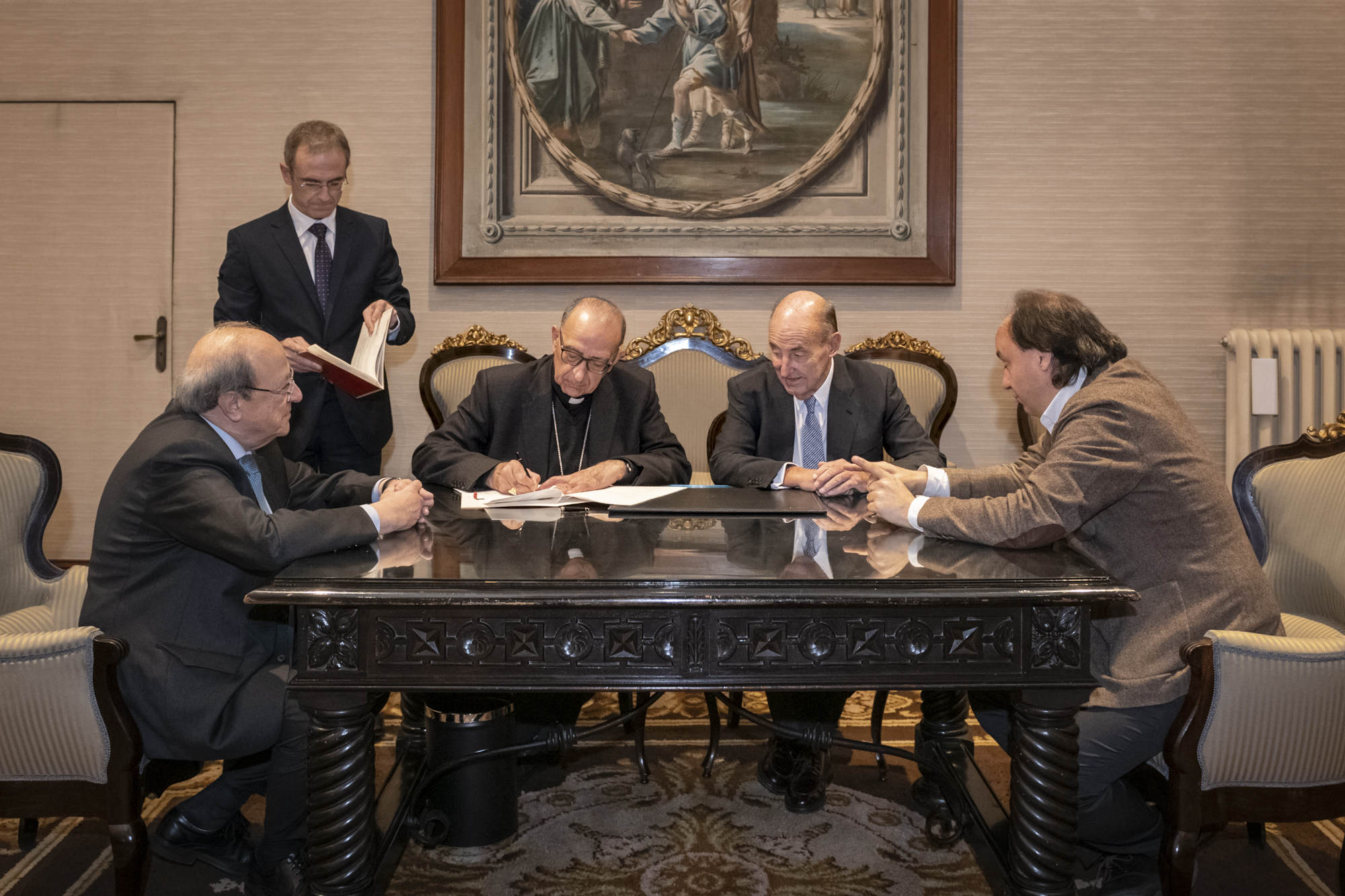 La Fundació firma un convenio con el MNAC para la exposición de piezas de Gaudí