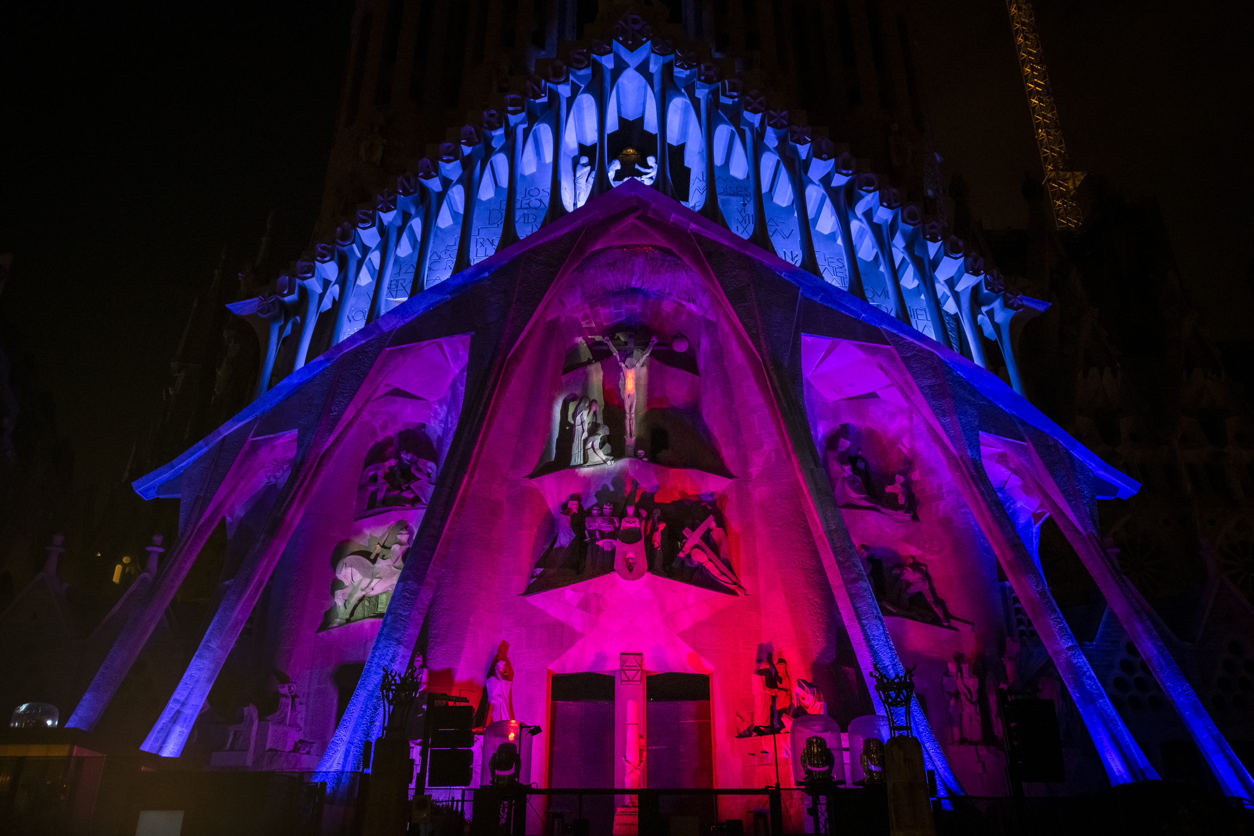 25.000 persones han gaudit de la il·luminació de la façana de la Passió