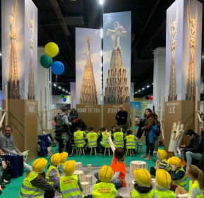 Más de 930 niños y niñas participan en el taller de la Sagrada Familia en el Festival de la Infancia