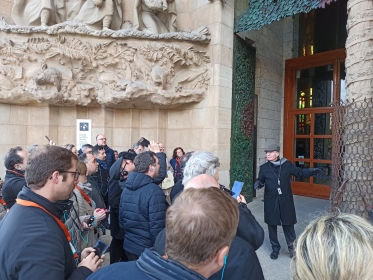 Los participantes en las jornadas de delegados y responsables de Catequesis, Catecumenado y Primer Anuncio visitan la Sagrada Familia