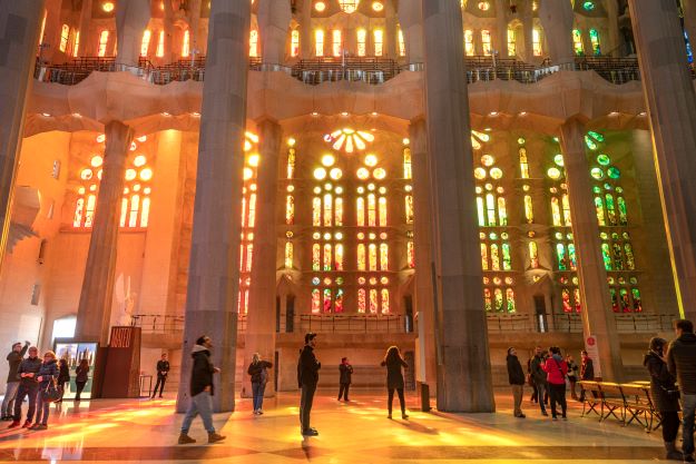 9.000 personas celebran las fiestas de Santa Eulalia en la Sagrada Familia