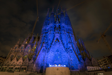La Sagrada Familia se iluminará por diferentes causas solidarias