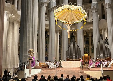 La celebración del «Sent la Creu» se une a la cruz de Ucrania