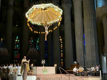 La Sagrada Familia celebra la Vigilia Eucarística Diocesana del Corpus