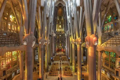Inici de nou de les misses vespertines a la Sagrada Família