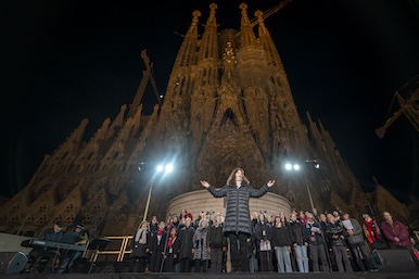 Choirs from Raval neighbourhood perform Christmas carols