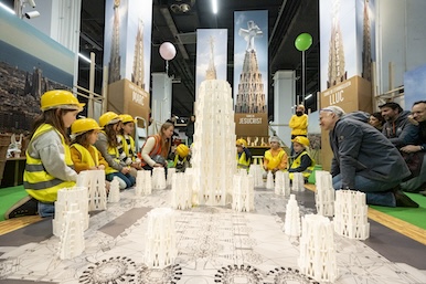 La Sagrada Familia participa en el Festival de la Infancia con un taller dedicado a las torres de los Evangelistas