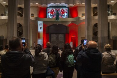 Una visita fora d’hores per celebrar Sant Jordi a la Sagrada Família