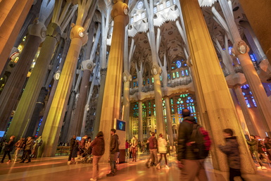 La Sagrada Família amplia l'atenció al visitant amb IA