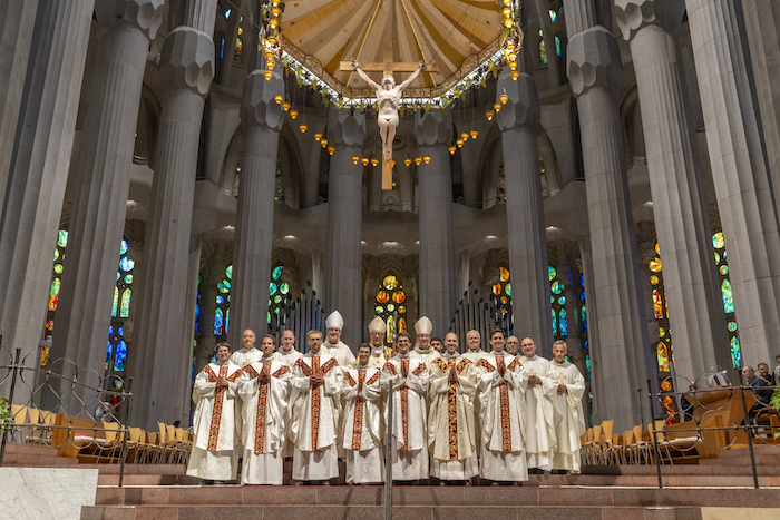 La Sagrada Familia celebró una misa de ordenación de presbíteros