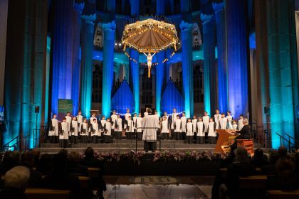 Les veus de tres escolanies europees omplen la Sagrada Família en un concert