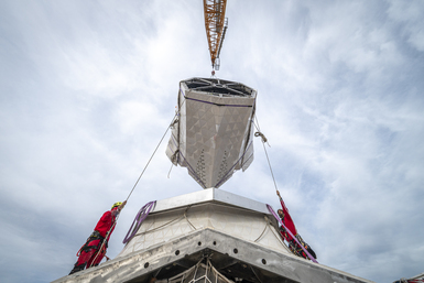 The third of four horizontal arms has been installed on the cross of the tower of Jesus Christ