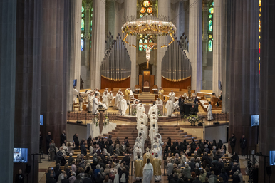 La Sagrada Familia celebra la misa de San José