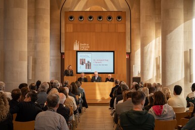 La Sagrada Família acull la presentació de llibres biogràfics sobre Antoni Gaudí