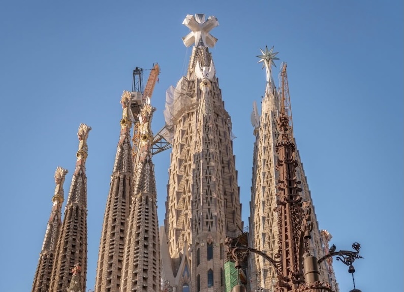 The chief architect, Jordi Faulí, delivers the opening lecture of the conference series “Architecture of the Sacred on the Centenary of Gaudí’s Death”