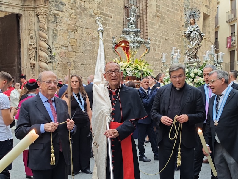 La Junta Constructora de la Sagrada Familia participa en la Procesión de la Cinta de Tortosa