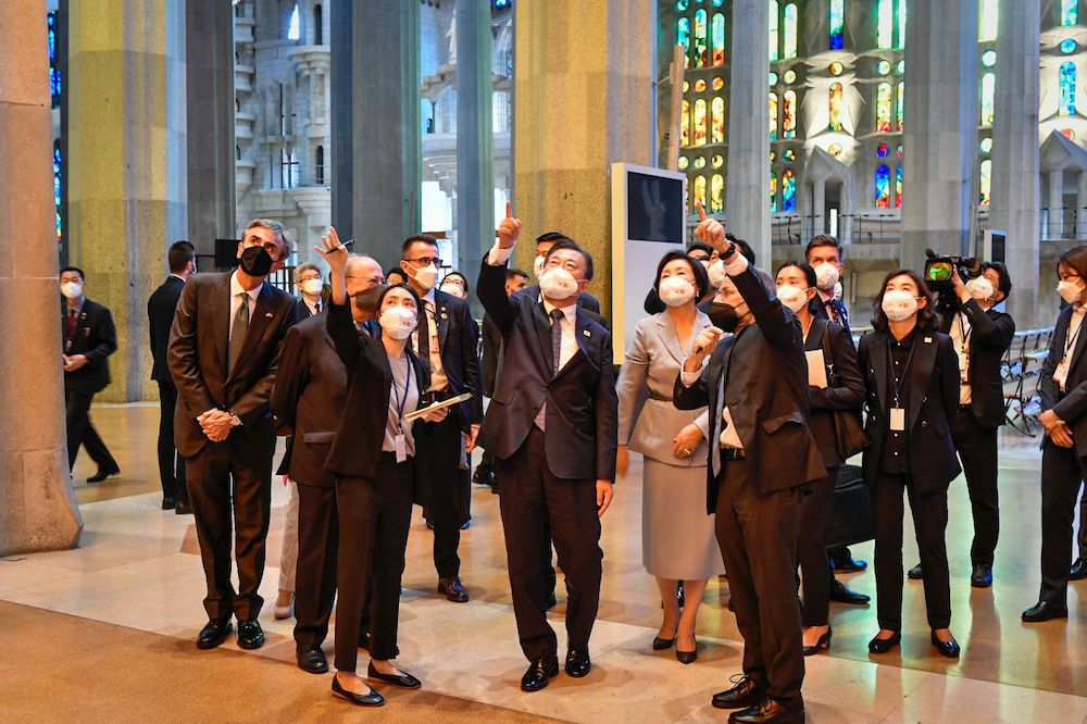 El president de Corea del Sud visita la Basílica en el seu viatge oficial